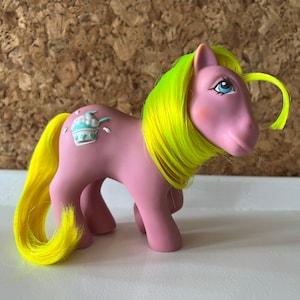 MLP G1 ‘Crunch Berry’ | My Little Pony | Vintage 1980s Ponies | Hasbro Collector Toys