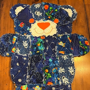 Trapunta per neonati Space Bear: coperta in cotone fatta a mano con motivo astronauta
