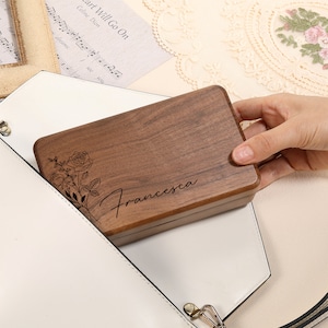 Portagioielli inciso per donna - regalo per damigella d'onore - organizer per gioielli in legno, portagioielli personalizzato, portagioielli in legno