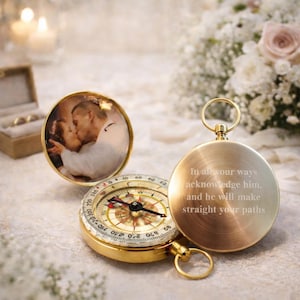 Gegraveerde messing kompassleutelhanger: gepersonaliseerd cadeau medaillon