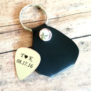 Personalized Guitar Pick with leather case, Customized, Engraved Guitar Pick - Gift for Husband, Dad, Boyfriend
