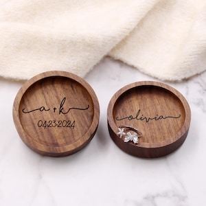 Personalized Round Wood Ring Dish – Custom Jewelry Holder, Wedding Keepsake, Newlywed Gift, 5th Anniversary Present, Gift for Her
