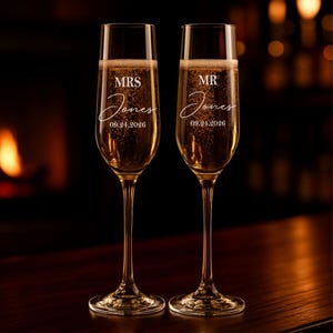 Personalized Wedding Champagne Flutes – Engraved Mr and Mrs Toasting Glasses, Custom Bride and Groom Champagne Glass Set, Wedding Gift Idea