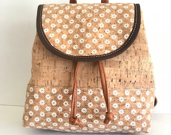 Cork backpack for women, cork bag, vegan bag, natural materials, eco bag, leather bag, scholl bag, cork back bag, daisy flower cork pattern