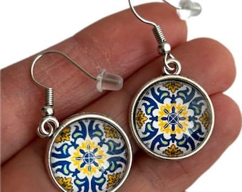 Round glass tile earrings, azulejo, glass mosaics pendant earrings, portuguese tile earrings, blue and white earrings, portuguese jewelry