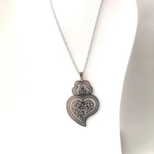 Portuguese filigree necklace, Viana&#39;s heart pendant Portugal, portuguese traditional jewelry with heart, Filigrana, everyday simple necklace