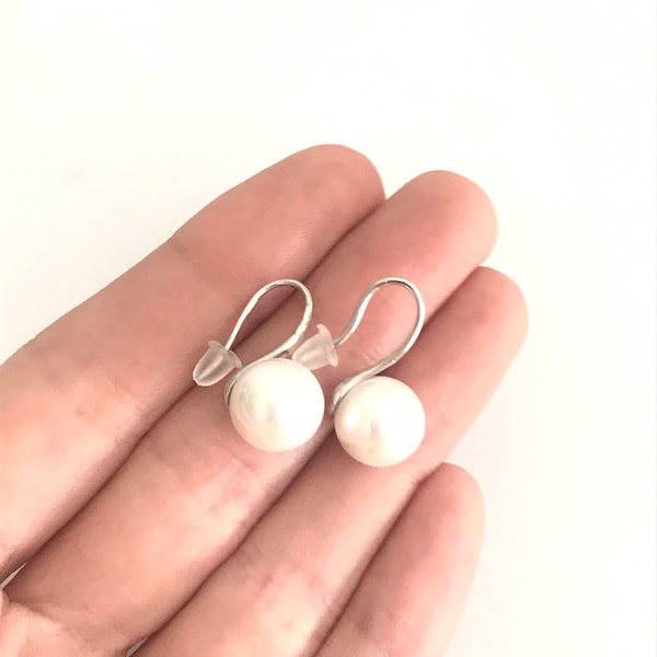 White pearl earrings, traditional earrings, everyday jewelry, minimal earrings, grandma gift, very simple pearl earrings, earrings for work