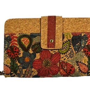 Cork wallet, vegan wallet, cork bag, womens eco-friendly wallet with place for cards and coins, daisy flower pattern, portuguese cork wallet