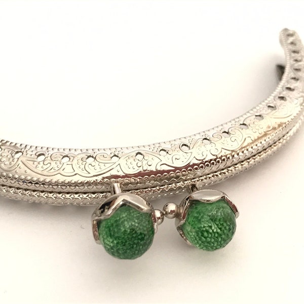 Struttura della borsa in metallo con fori per cucire 10,50 cm 4,13 pollici, forniture d'argento, fermagli per borse, cornice portamonete, decorazione di perle vetrose verdi