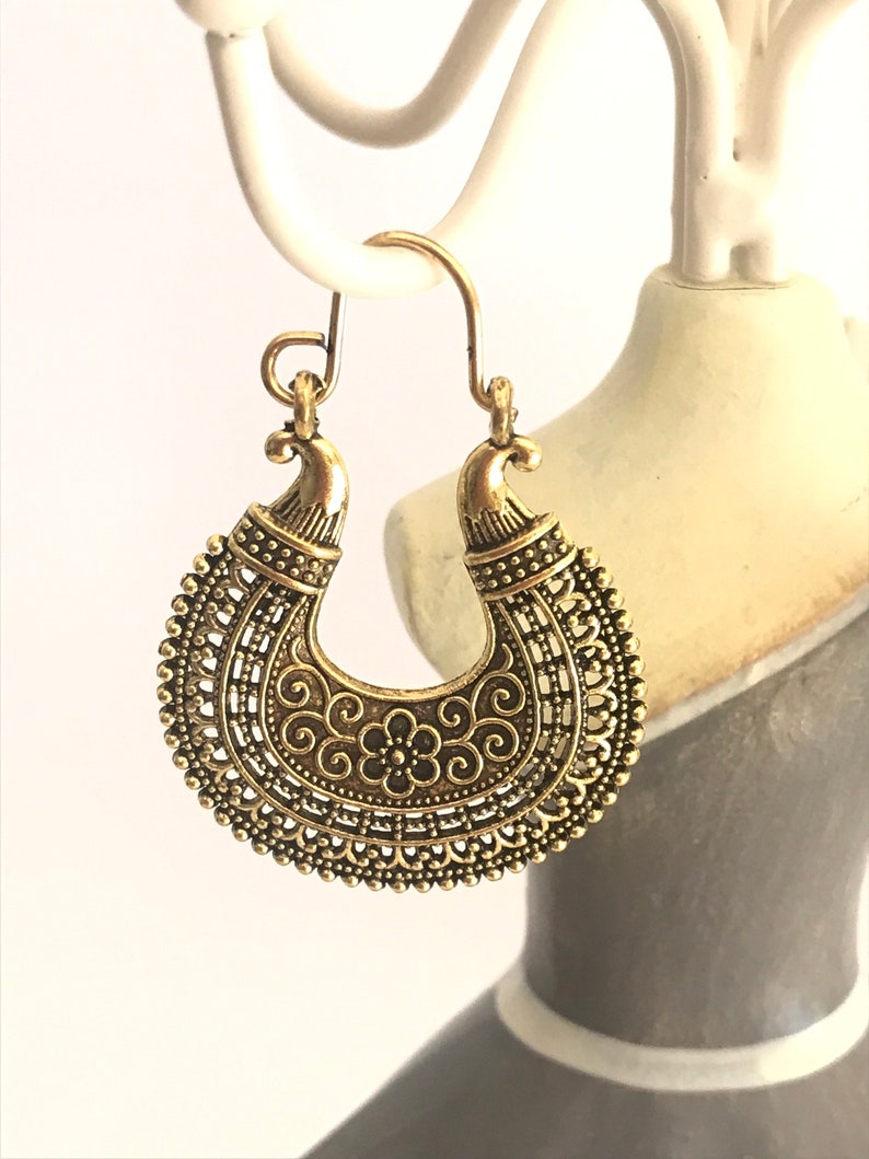 1 Pair of filigree earrings in bronze color, Viana's hearts, portuguese jewelry, traditional jewelry, heart of viana, Portugal, Filigrana image 5