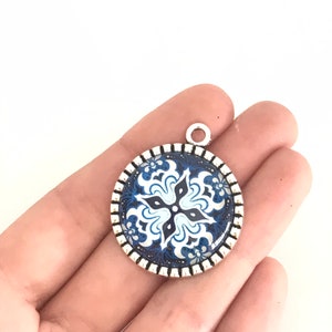 Round glass tile pendant, kaleidoscope pendant, star majolica pendant, talavera jewelry, portuguese tile pendant, Portugal, tile art jewelry image 3