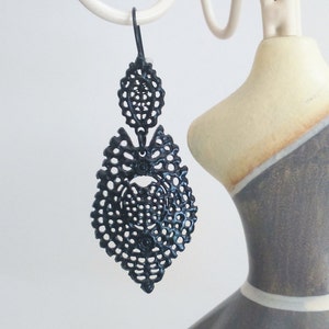 1 Pair of Portuguese filigree earrings black metal 4.9 cm charm, heart flower findings, Viana Heart earrings image 1