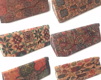 Collapsible glasses case in cork, cork sunglasses case, vegan glasses case, eyewear, cork acessories, reading glasses case, cork case