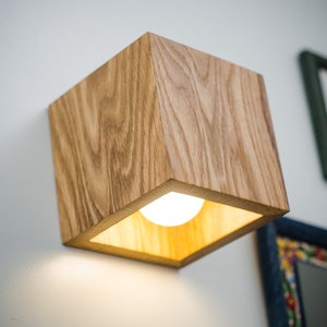 houten lamp Q#520 plug-in wandkandelaar. bedlampje boven beddecor