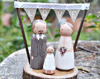 Wedding Cake Topper Figurines with Children, Wood Peg Doll Cake Topper Totally Personalized with Son or Daugther, Family Wedding Cake Topper