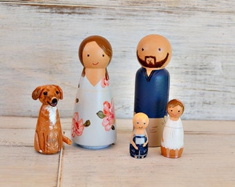 Family Peg Doll Personalized, Customized Peg Dolls and Pets, 5th Anniversary Gift, Family Portrait Handpainted, Miniature Family Dolls.