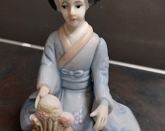 Lovely Vintage Collectable Japanese Porcelain Geisha Girl Seated with Flowers