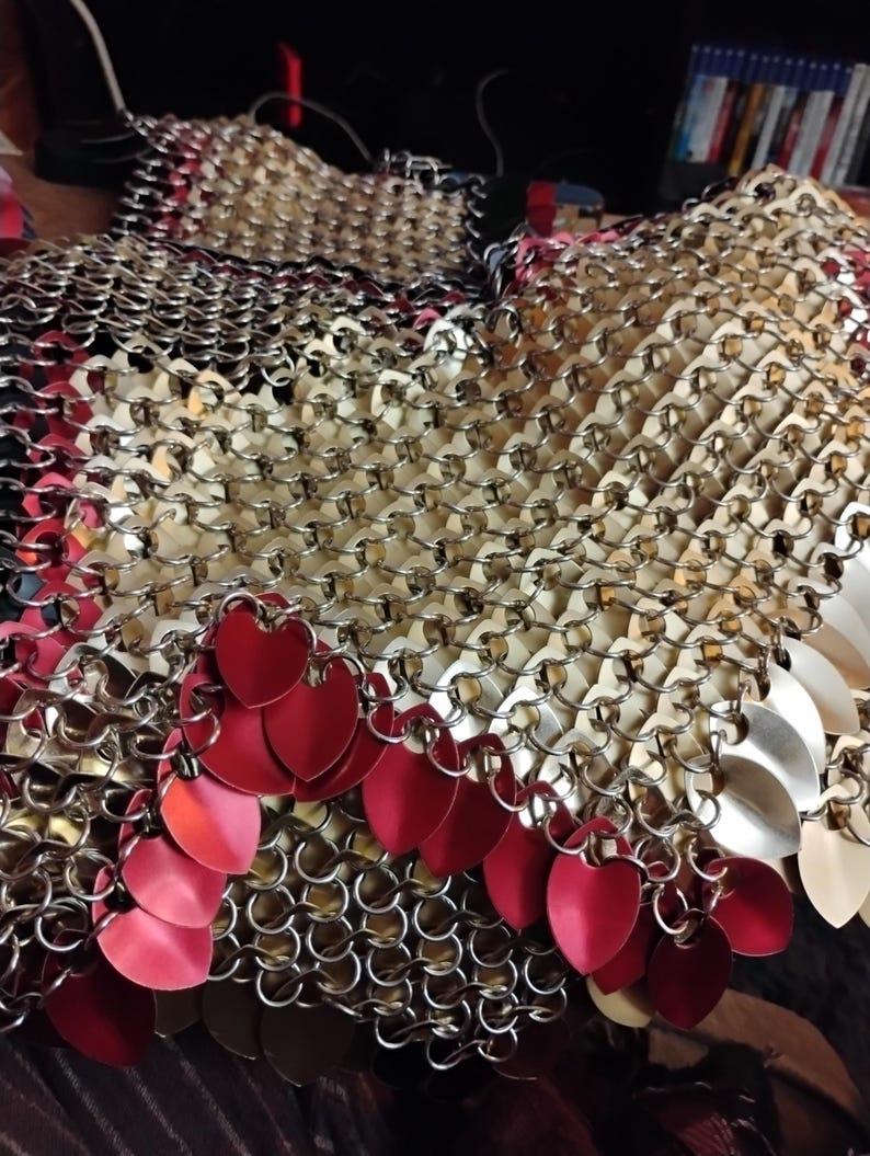 Scalemail Tutorial - Basic Introduction Weaving Scale Chainmail - How to Craft Scalemaille Armor and Jewelry image 8