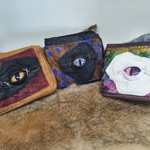 Carteras de cuero con forma de ojo de dragón - Carteras plegables con forma de ojo de monstruo - Criaturas únicas hechas a mano