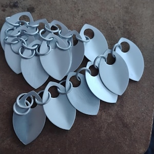 Scalemail Tutorial - Basic Introduction Weaving Scale Chainmail - How to Craft Scalemaille Armor and Jewelry image 7