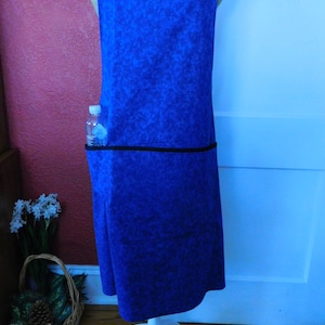 MEN'S LARGE BLUE Apron ---   is also X-Large womens apron, large lined pocket