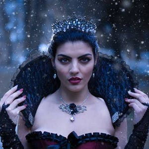 Grey taffeta and black lace gothic victorian vampire queen neck collar decorated with filigree stampings