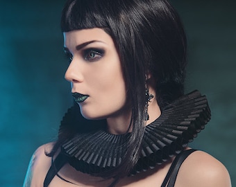 Black Elizabethan rennaisance medieval gothic victorian ruff neck collar decorated with black lace details