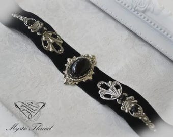 Gargantilla victoriana gótica de terciopelo negro con gema de ágata negra