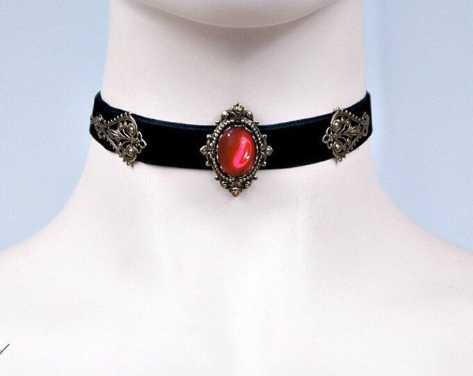 Black Velvet Gothic Victorian Choker With Ruby Gem - Etsy
