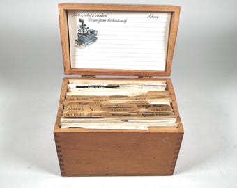 Vintage 50s - 70s Recipe Box Full of Recipes and Index Cards