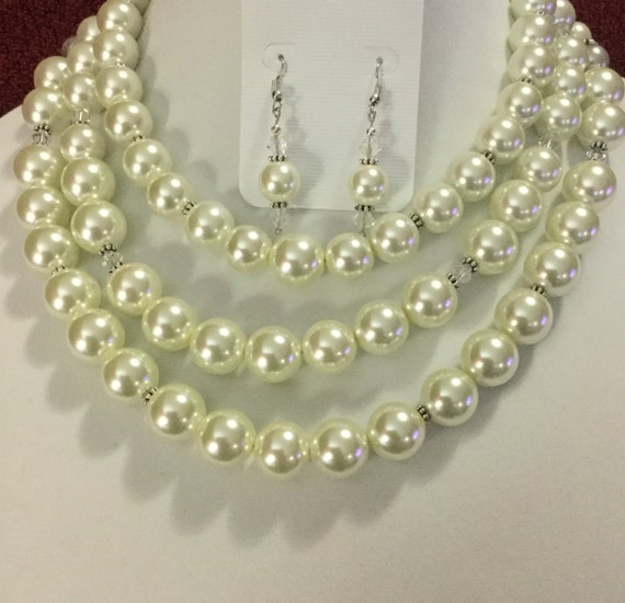 La'Faye Regal Designs by Dana Sizzling Summer Ivory Pearl Necklace and Earrings
