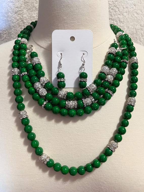 La’Faye Regal Designs by Dana Kelly Green 2 Strand Necklace, 2 Bracelets and Earring Set