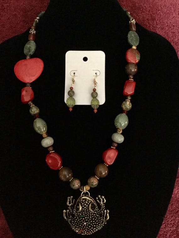 La’Faye Regal Designs by Dana Frog & Heart Necklace and Earrings Set