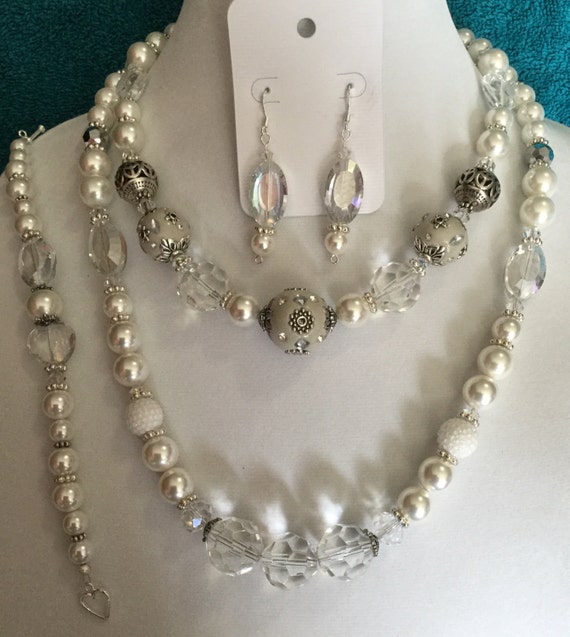 La'Faye Regal Designs by Dana White, Pearl Crystal Two Strand Necklace, Bracelet and Earrings Set (Christmas Collection)
