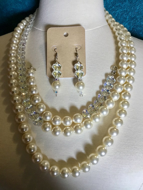 La’Faye Regal Designs by Dana, Cream 2 Strand Pearls & Crystal Hearts Necklace, Bracelet and Earrings Set