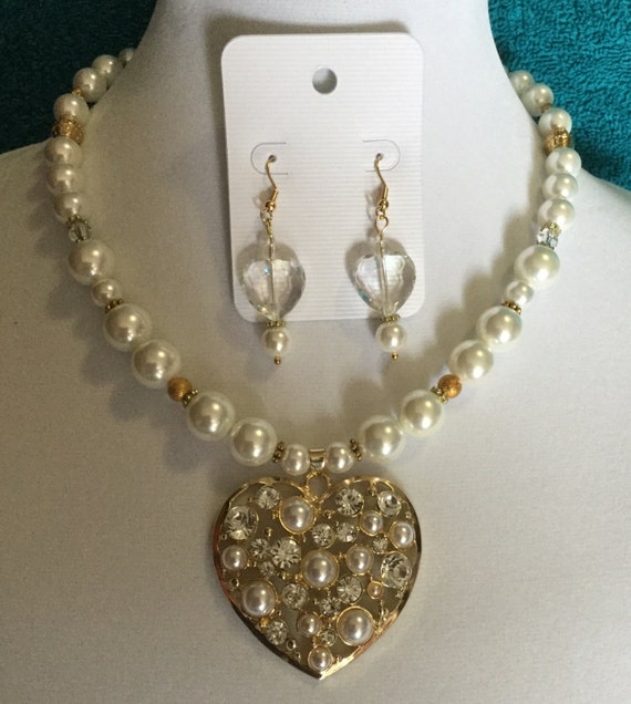 La'Faye Regal Designs by Dana Pearl & Heart Pendant Necklace and Earrings Set ( Christmas Collection)