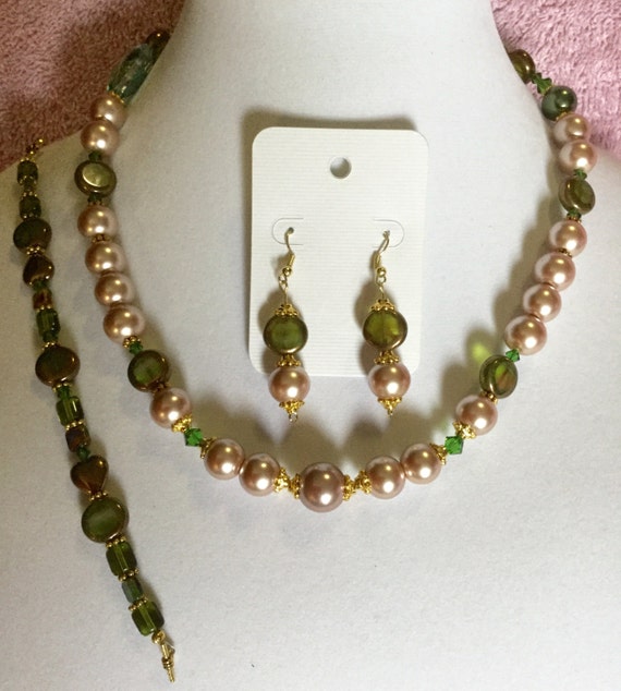 La'Faye Regal Designs by Dana Sizzling Summer Beige & Green Necklace, Earrings and Bracelet Set