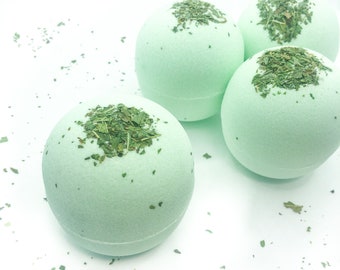 Eucalyptus Essential Oil Bath Bomb, Large Handmade Jumbo Bath Fizzy, Fresh Bath Bomb Eucalyptus Scented, Natural Botanical Peppermint 7.5 oz