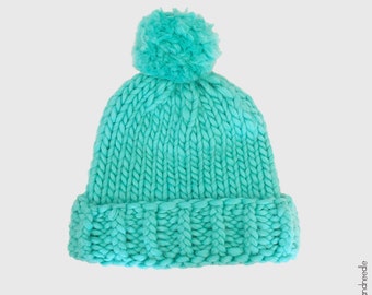 ASHTARTE TWO / Sombrero – Bonnet / Menta - Vert menthe / Sombrero de punto de lana premium con pompón – bonnet tricoté en laine premium avec pompon