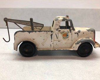 metal toy tow truck