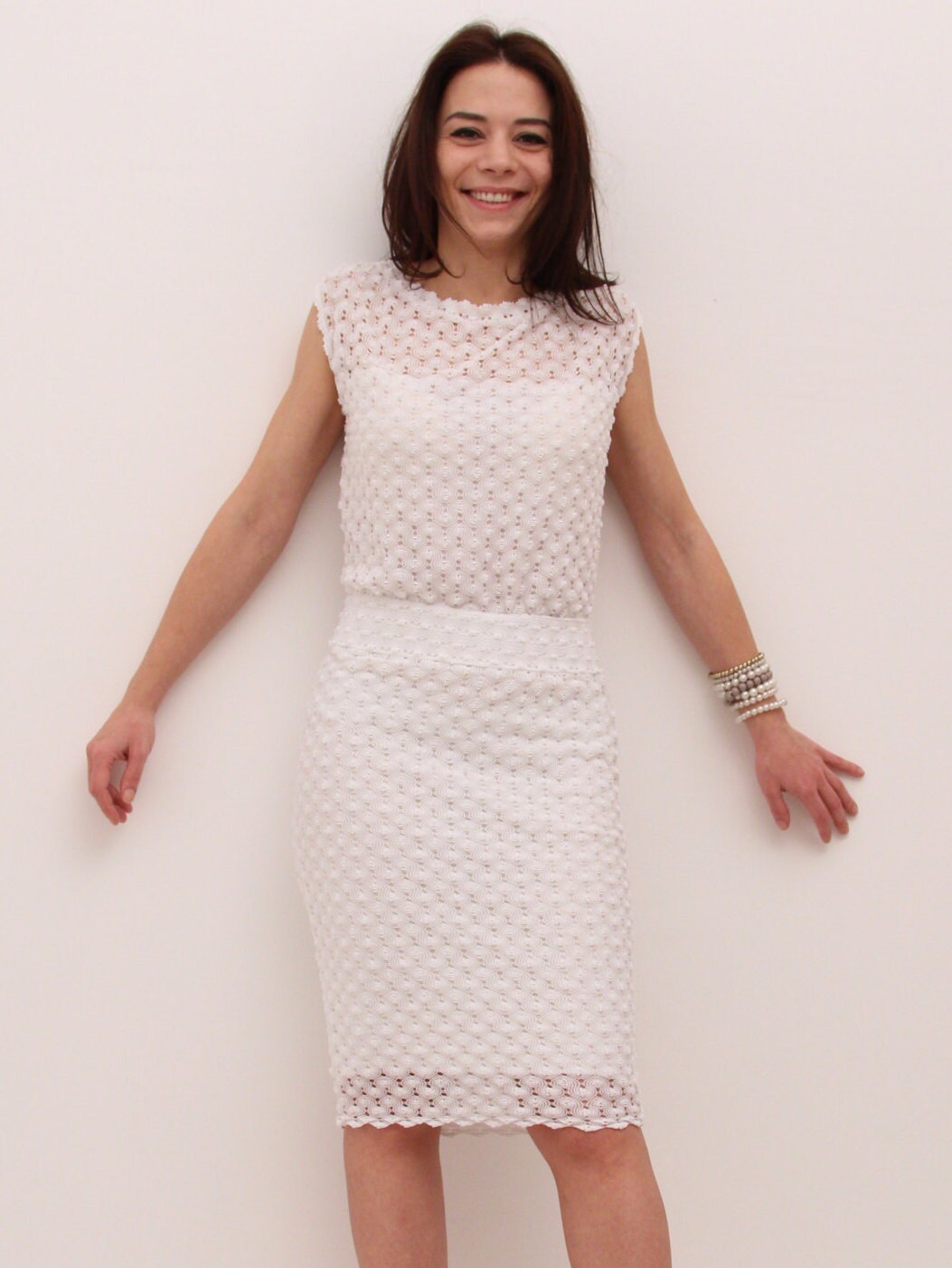 white knee length pencil dress Pinup Fashion Women's White Sleeveless Twist Knot Knee Length Sheath 2024  Dress Elegant Church Work Business Ruched Pencil Dresses, X-Large at Amazon  Women's Clothing store