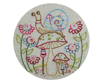 Schnecke auf einem Pilz - Dürene J Embroidery Pattern - DJE1033