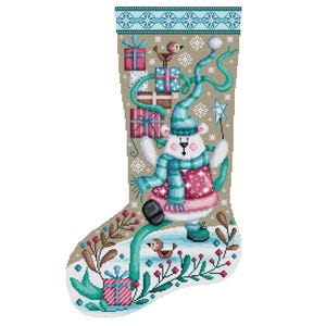 Pode incluir: Uma meia de Natal com um urso polar usando um chapéu e uma echarpe azuis, segurando uma estrela e uma pilha de presentes. A meia é decorada com flocos de neve, pássaros e vegetação.