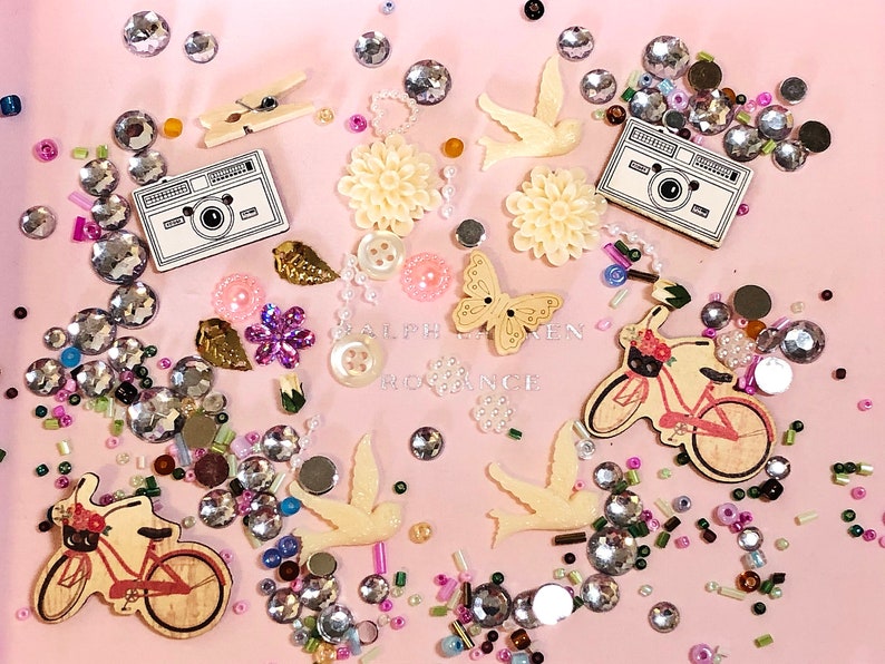 Buttons /& Flatback Pearls |An Easy Way to Fill Shaker Pockets Assorted Sequins Beads Fancy Filler for Shaker Pockets