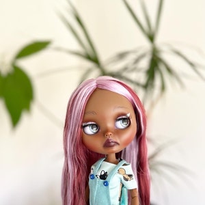 14mm glass Blythe doll Eyechips - Aqua Blue/gray/red with large pupil