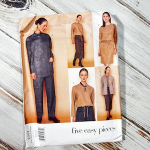 Women’s Outfit size 20-24, Vintage Paper Sewing Pattern Vogue, Plus size misses, Jacket dress Top Skirt Pants Shirt Petite easy. Uncut 2007