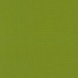 Kona Peridot Fabric . Robert Kaufman. 100% cotton quilting fabric. Quilting cotton fabric. Solid Green fabric.  Face mask fabric