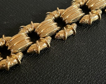 Guy Laroche Curb Bracelet Gold Baroque Vintage