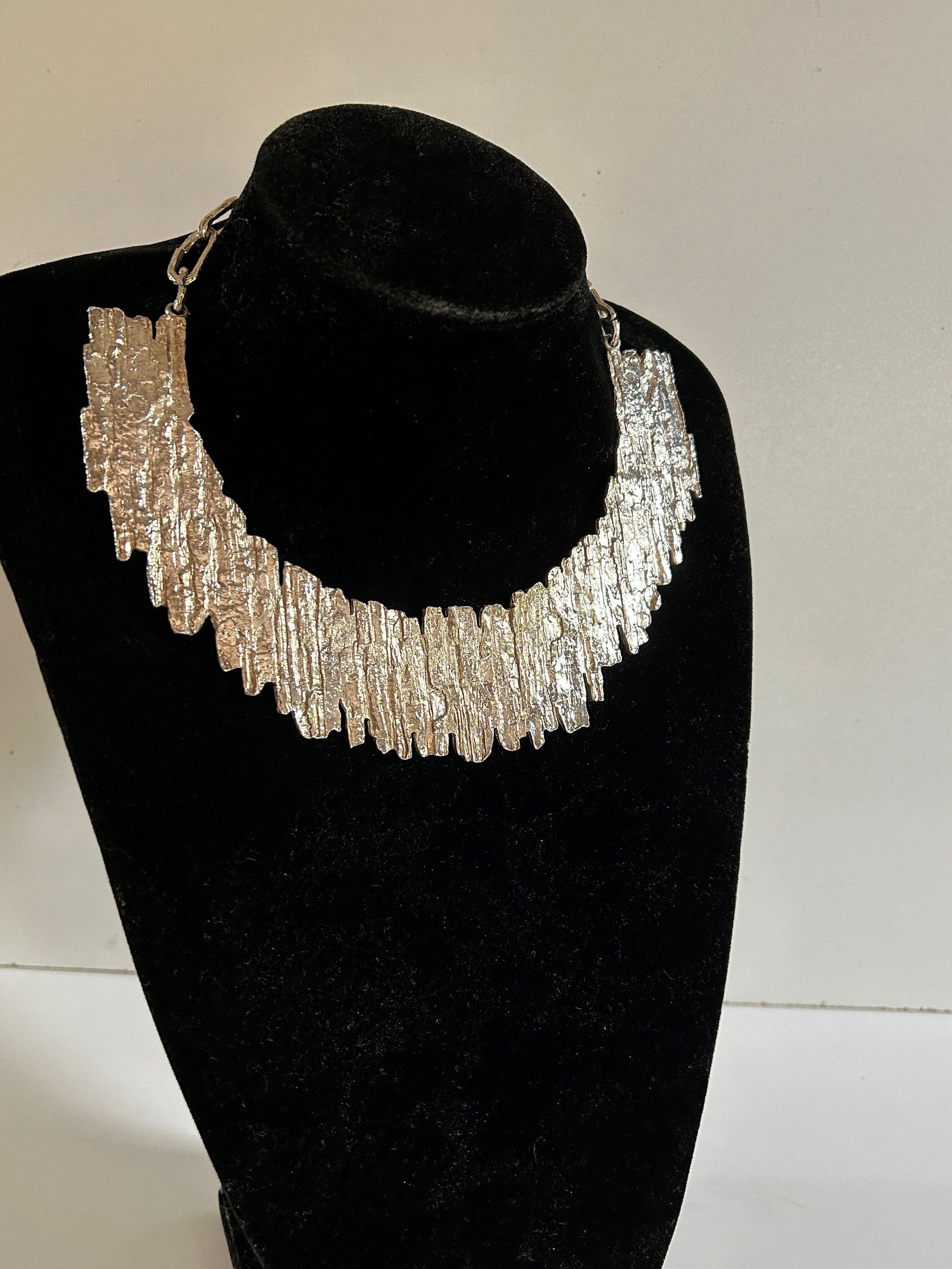 Collier Torque Biche De Bere - Bijou Occasion - Collier Torsadé Style Vintage