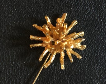 Linda Hattab vintage golden pin brooch